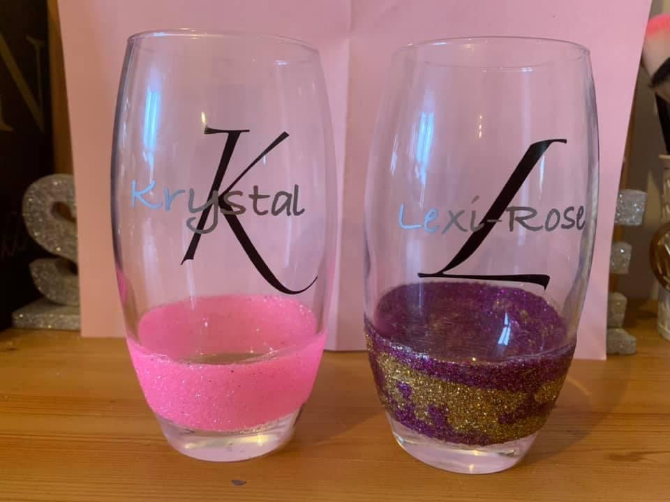 Wine glass (with glitter stem)
