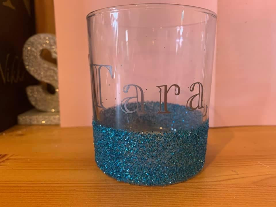 Wine glass (with glitter stem)